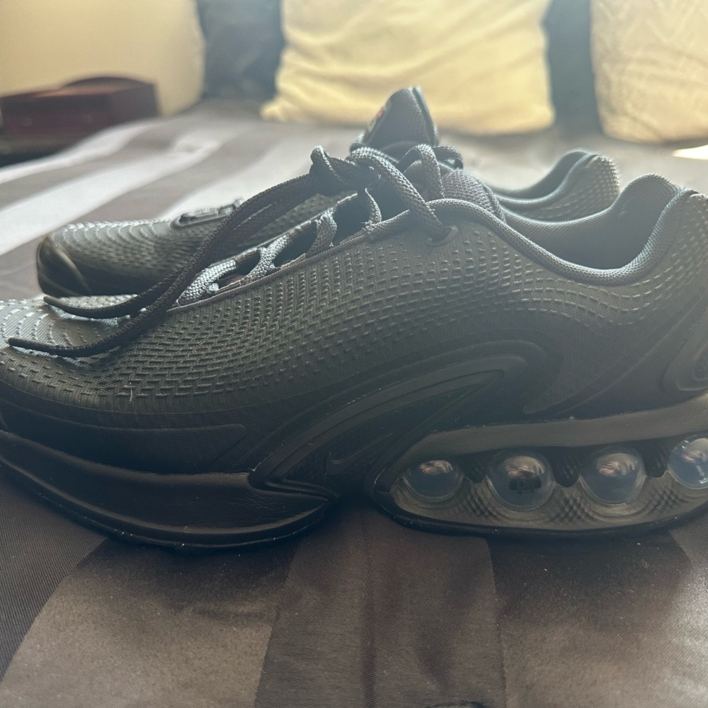 Nike air max DN size 10 triple black colorway new without box
